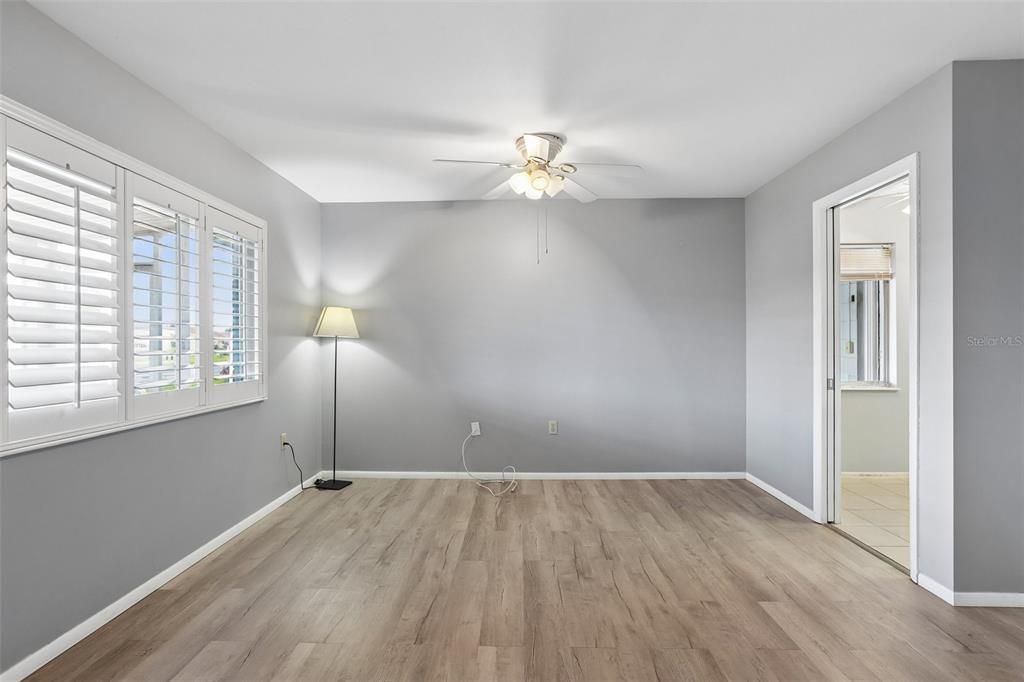 For Sale: $279,900 (2 beds, 2 baths, 1694 Square Feet)