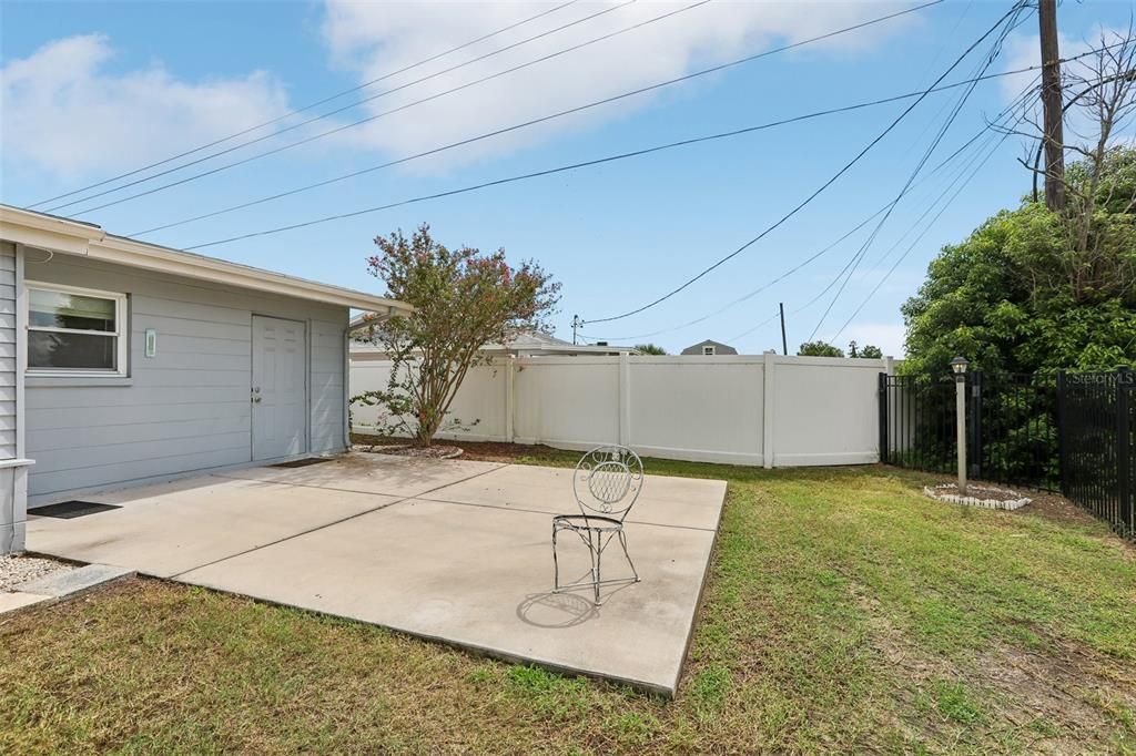 For Sale: $279,900 (2 beds, 2 baths, 1694 Square Feet)