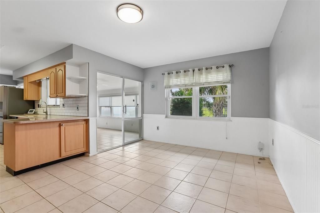 For Sale: $279,900 (2 beds, 2 baths, 1694 Square Feet)