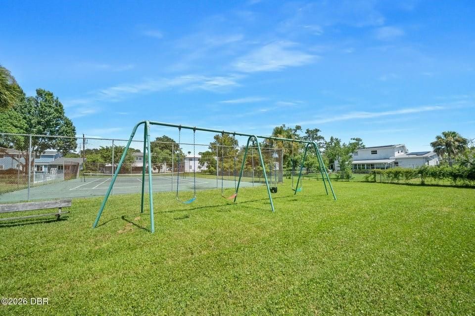 На продажу: $399,000 (5 спален, 2 ванн, 2610 Квадратных фут)