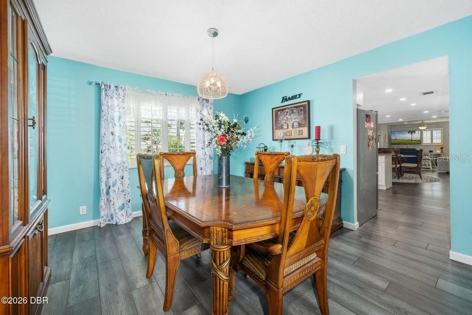 На продажу: $399,000 (5 спален, 2 ванн, 2610 Квадратных фут)