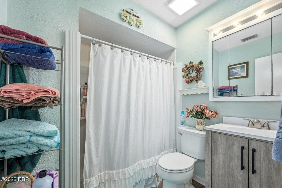 На продажу: $399,000 (5 спален, 2 ванн, 2610 Квадратных фут)
