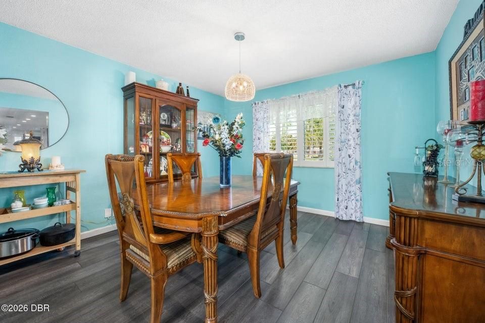На продажу: $399,000 (5 спален, 2 ванн, 2610 Квадратных фут)