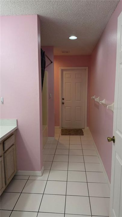 For Rent: $2,100 (3 beds, 2 baths, 2230 Square Feet)