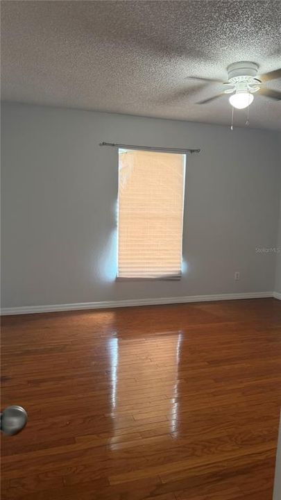 For Rent: $2,100 (3 beds, 2 baths, 2230 Square Feet)