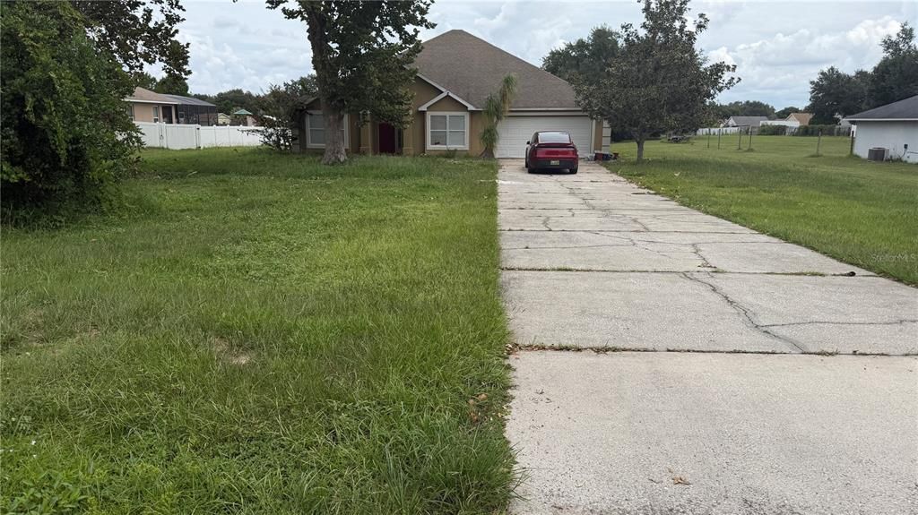 For Rent: $2,100 (3 beds, 2 baths, 2230 Square Feet)