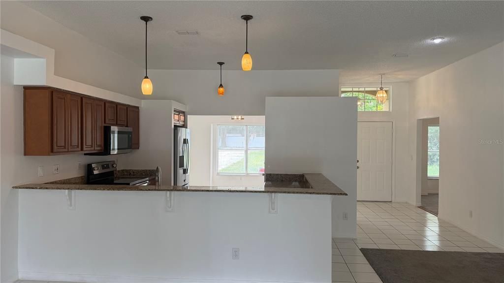 For Rent: $2,100 (3 beds, 2 baths, 2230 Square Feet)
