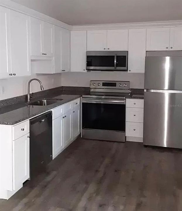 For Rent: $1,450 (1 beds, 1 baths, 470 Square Feet)