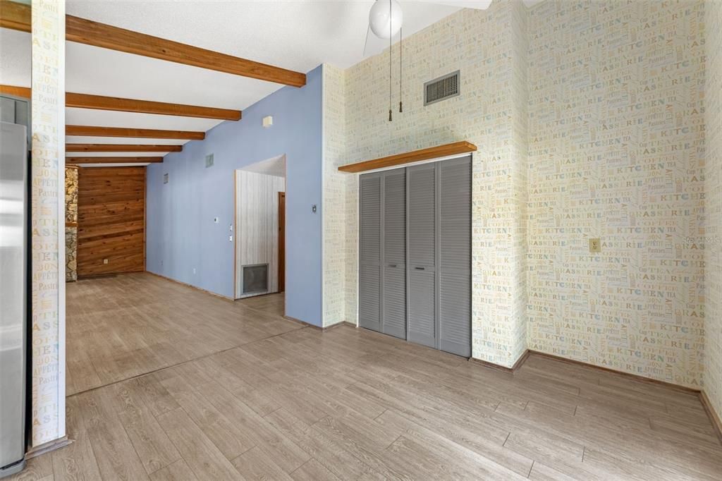For Sale: $360,000 (2 beds, 2 baths, 1478 Square Feet)