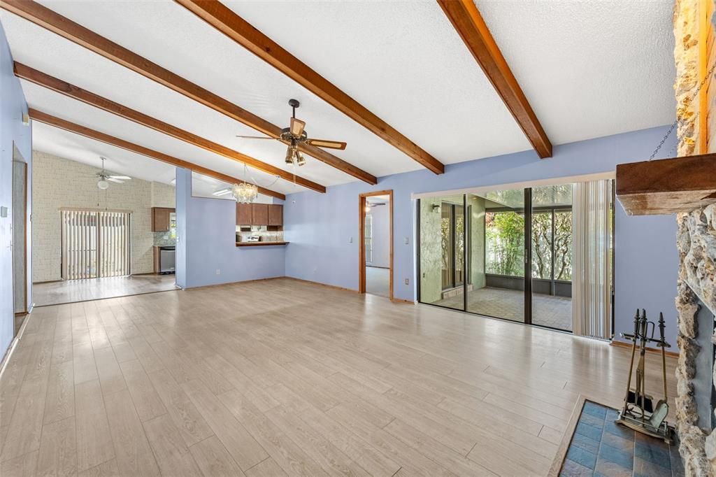 For Sale: $360,000 (2 beds, 2 baths, 1478 Square Feet)