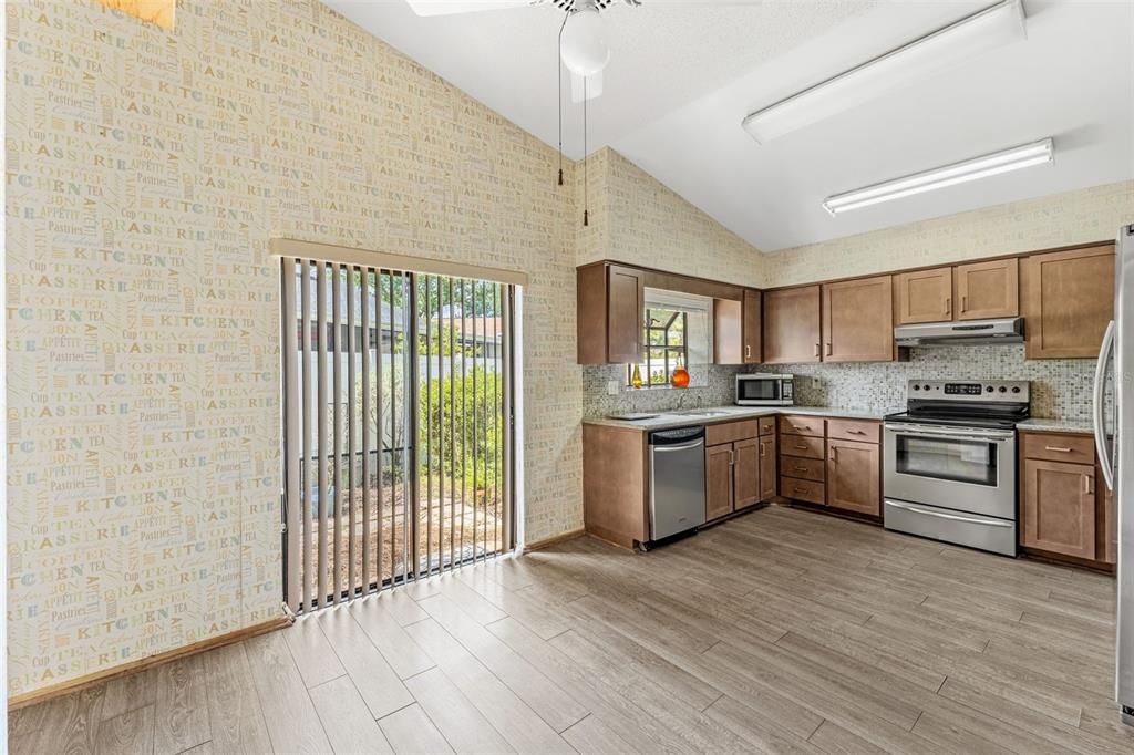 For Sale: $360,000 (2 beds, 2 baths, 1478 Square Feet)