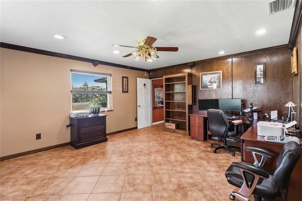 For Sale: $525,000 (4 beds, 2 baths, 2498 Square Feet)