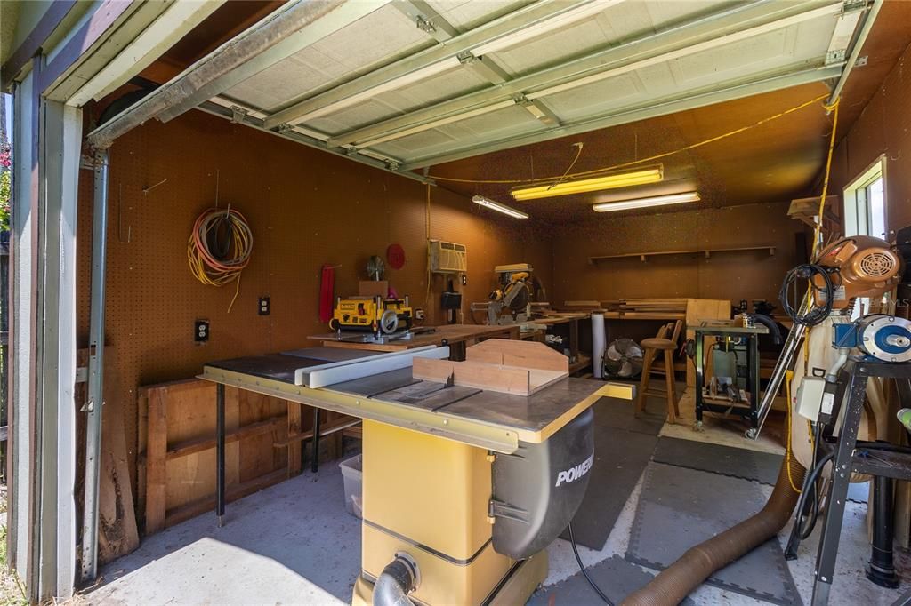 For Sale: $525,000 (4 beds, 2 baths, 2498 Square Feet)