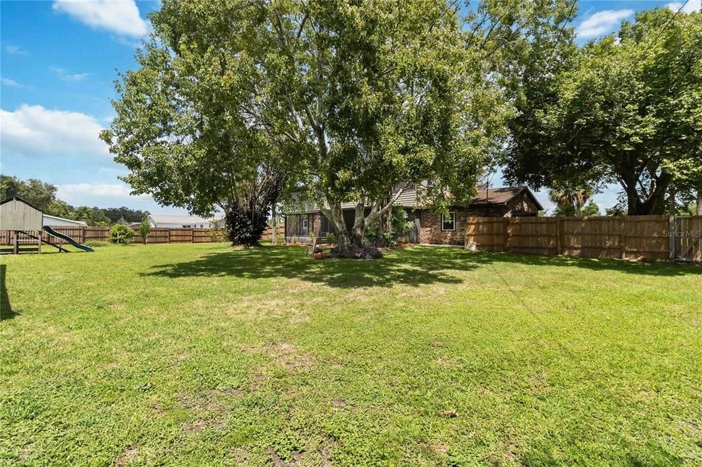 For Sale: $525,000 (4 beds, 2 baths, 2498 Square Feet)
