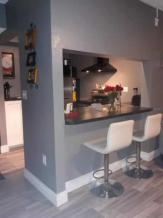 For Sale: $164,000 (2 beds, 2 baths, 1060 Square Feet)
