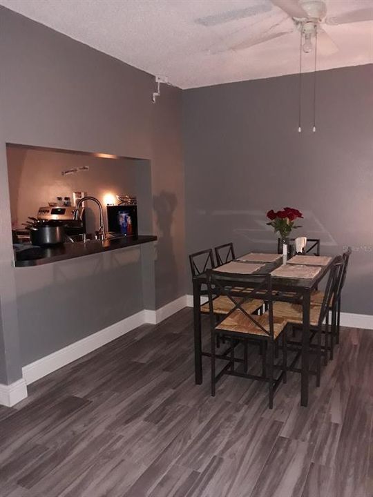 For Sale: $164,000 (2 beds, 2 baths, 1060 Square Feet)