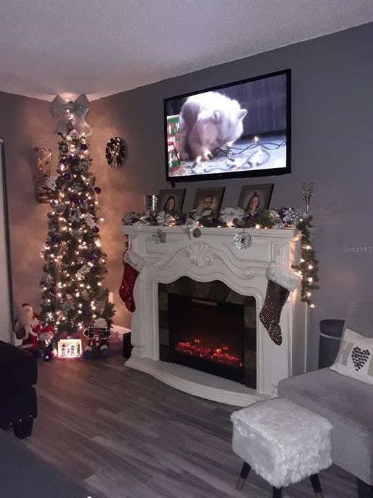 For Sale: $164,000 (2 beds, 2 baths, 1060 Square Feet)