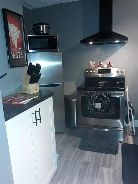 For Sale: $164,000 (2 beds, 2 baths, 1060 Square Feet)