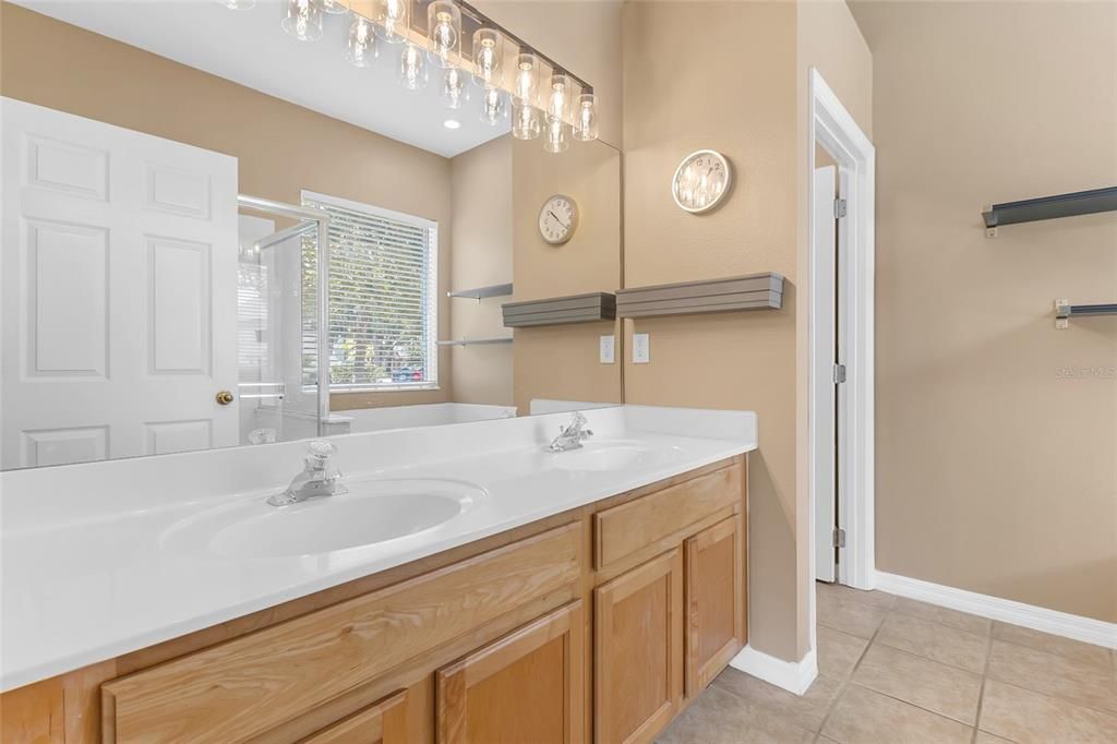 For Sale: $539,000 (3 beds, 2 baths, 2418 Square Feet)