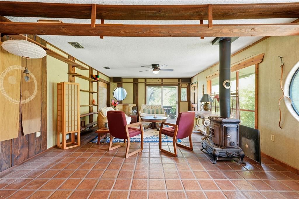 En Venta: $250,000 (2 camas, 2 baños, 1598 Pies cuadrados)
