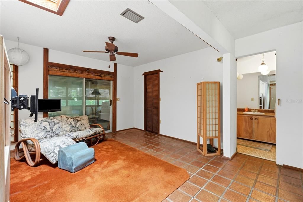 En Venta: $250,000 (2 camas, 2 baños, 1598 Pies cuadrados)
