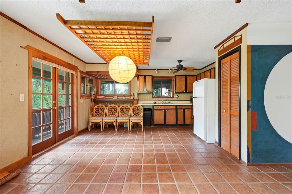 En Venta: $250,000 (2 camas, 2 baños, 1598 Pies cuadrados)