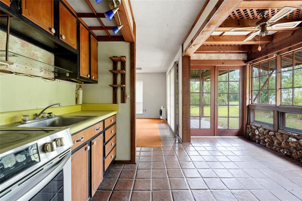 En Venta: $250,000 (2 camas, 2 baños, 1598 Pies cuadrados)