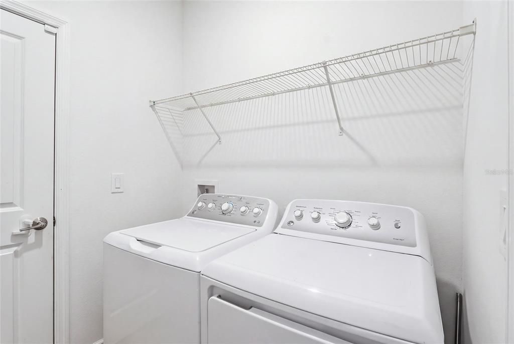 En Venta: $419,000 (4 camas, 3 baños, 2006 Pies cuadrados)