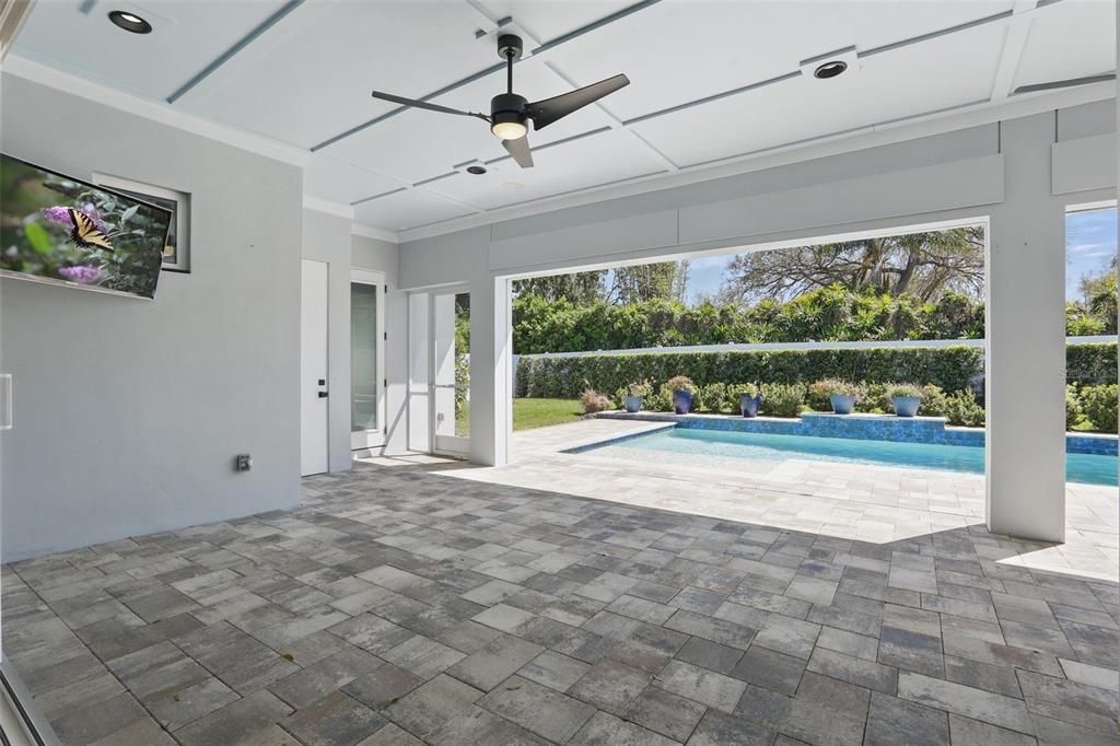 For Rent: $10,000 (6 beds, 4 baths, 3806 Square Feet)