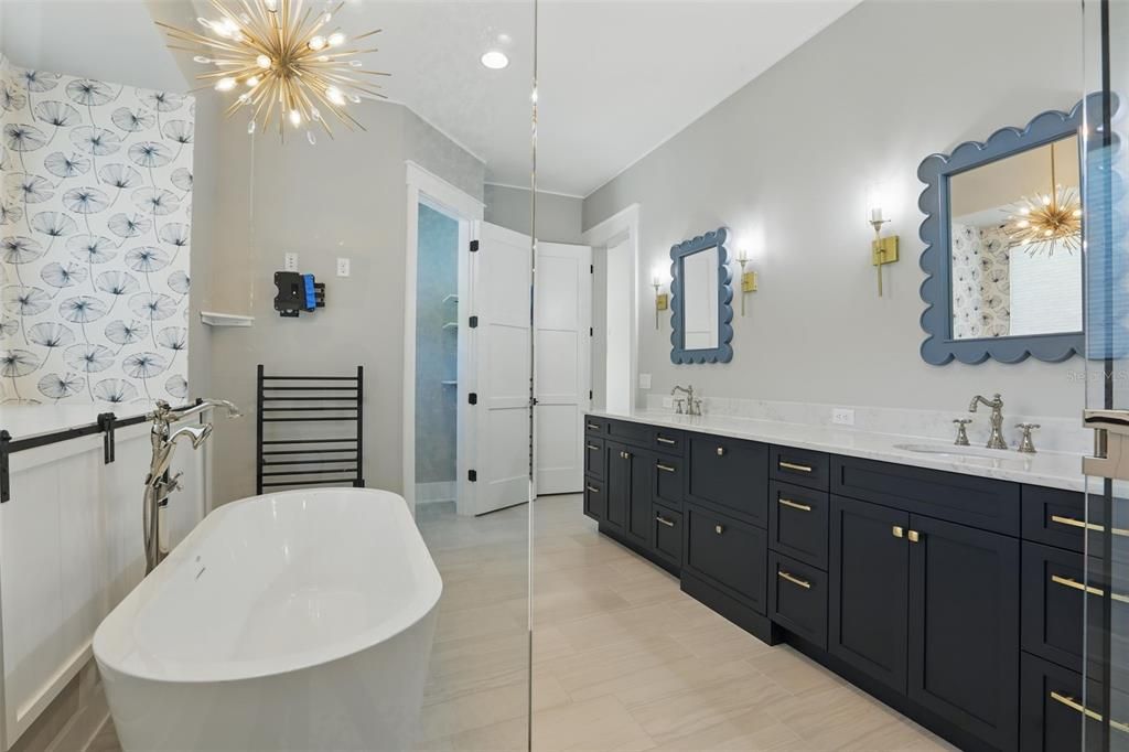 For Rent: $10,000 (6 beds, 4 baths, 3806 Square Feet)