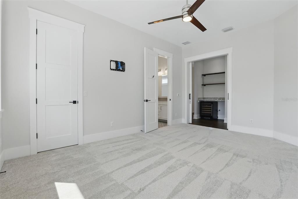 For Rent: $10,000 (6 beds, 4 baths, 3806 Square Feet)