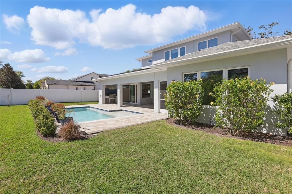 For Rent: $10,000 (6 beds, 4 baths, 3806 Square Feet)