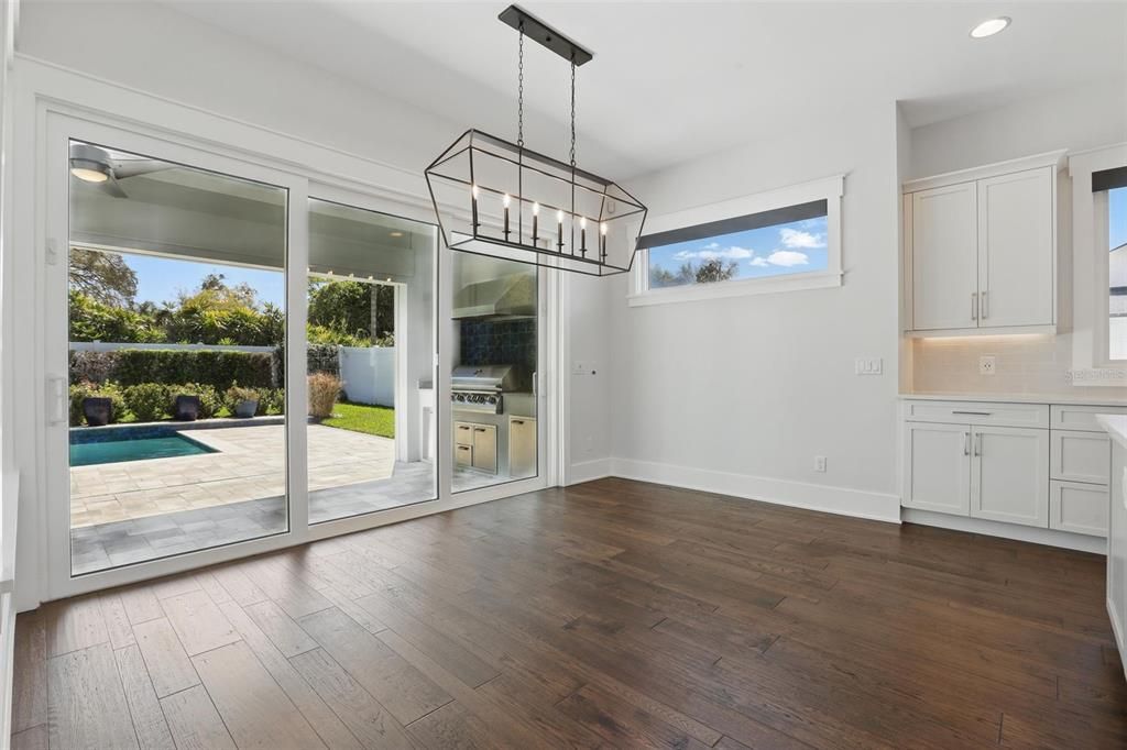 For Rent: $10,000 (6 beds, 4 baths, 3806 Square Feet)
