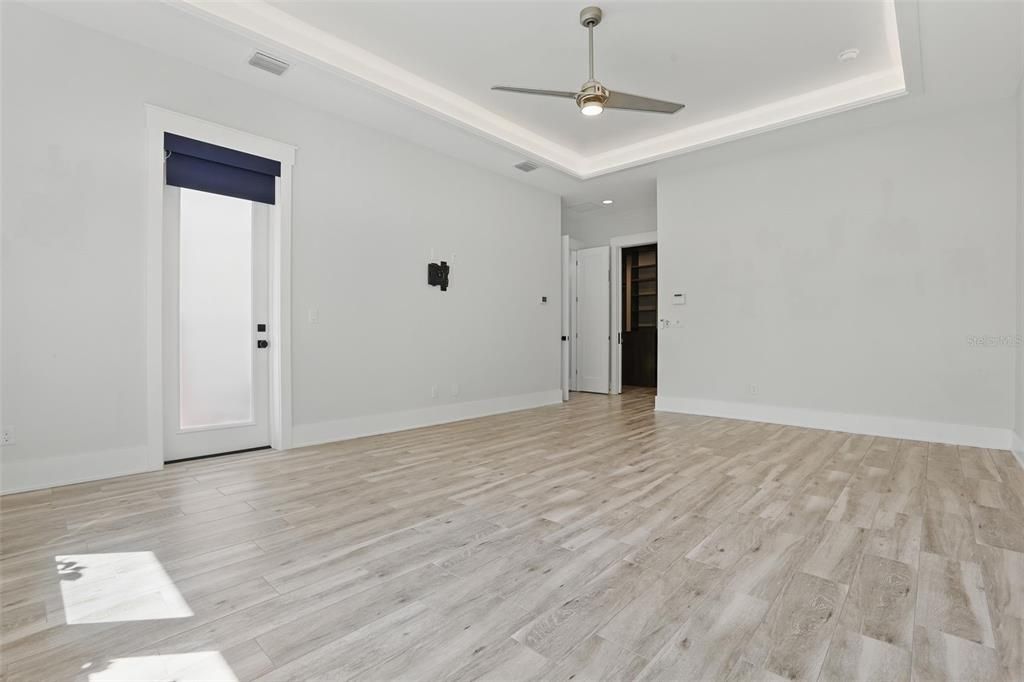 For Rent: $10,000 (6 beds, 4 baths, 3806 Square Feet)