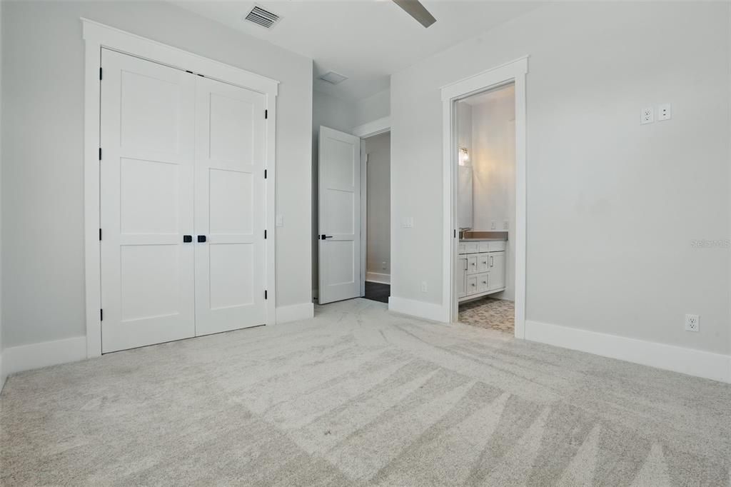 For Rent: $10,000 (6 beds, 4 baths, 3806 Square Feet)