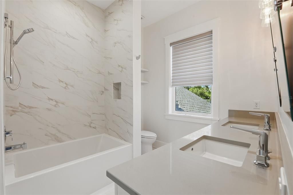 For Rent: $10,000 (6 beds, 4 baths, 3806 Square Feet)