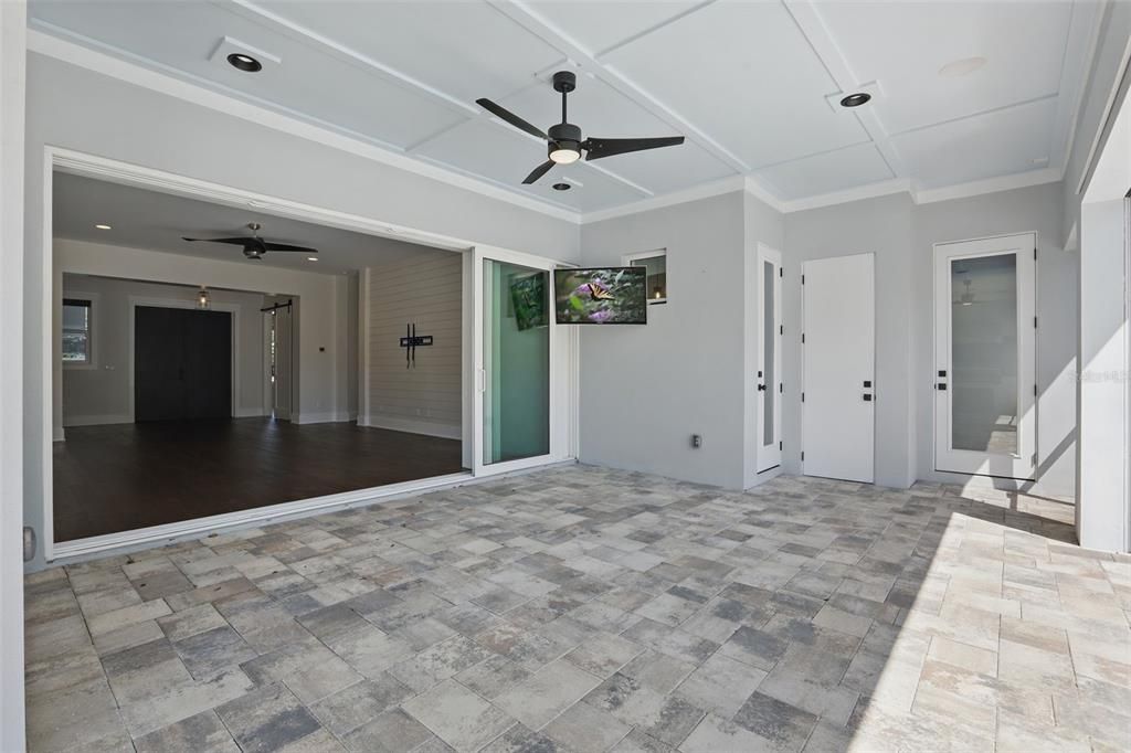 For Rent: $10,000 (6 beds, 4 baths, 3806 Square Feet)