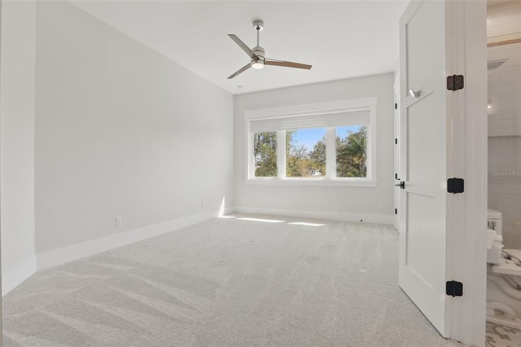 For Rent: $10,000 (6 beds, 4 baths, 3806 Square Feet)