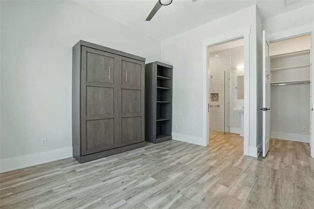 For Rent: $10,000 (6 beds, 4 baths, 3806 Square Feet)