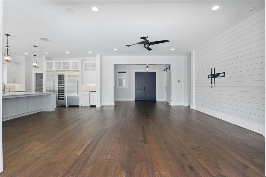For Rent: $10,000 (6 beds, 4 baths, 3806 Square Feet)