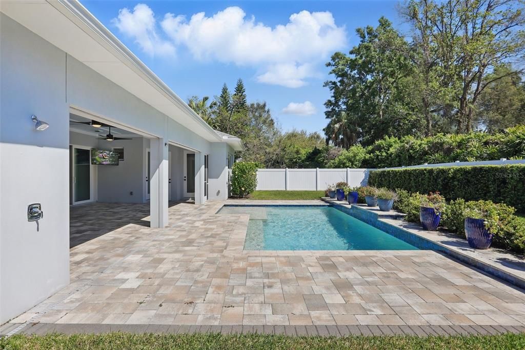 For Rent: $10,000 (6 beds, 4 baths, 3806 Square Feet)