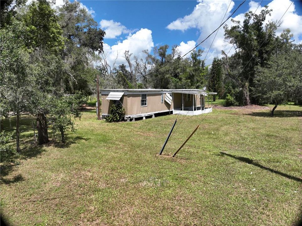For Sale: $115,000 (2 beds, 1 baths, 672 Square Feet)