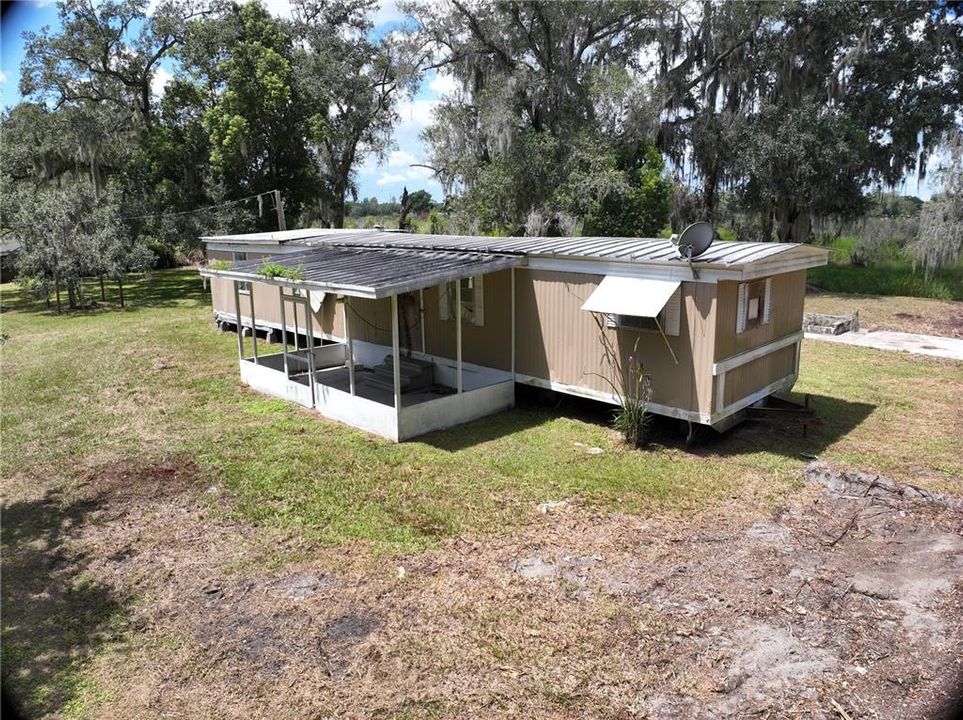 For Sale: $115,000 (2 beds, 1 baths, 672 Square Feet)