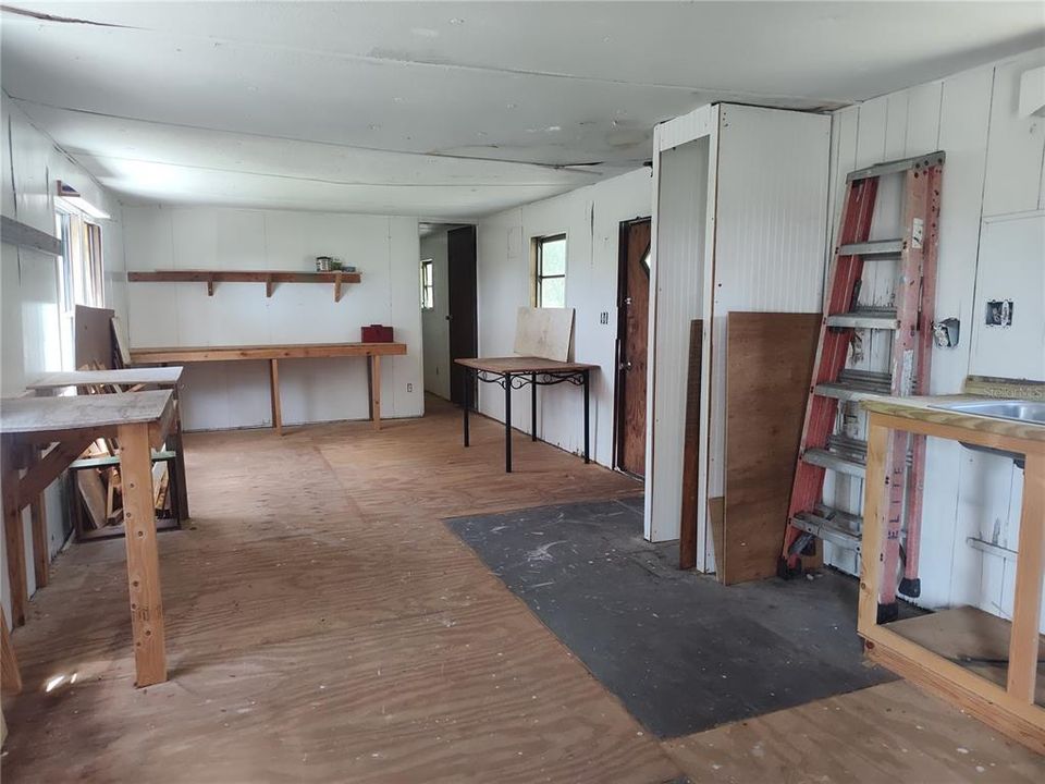 For Sale: $115,000 (2 beds, 1 baths, 672 Square Feet)