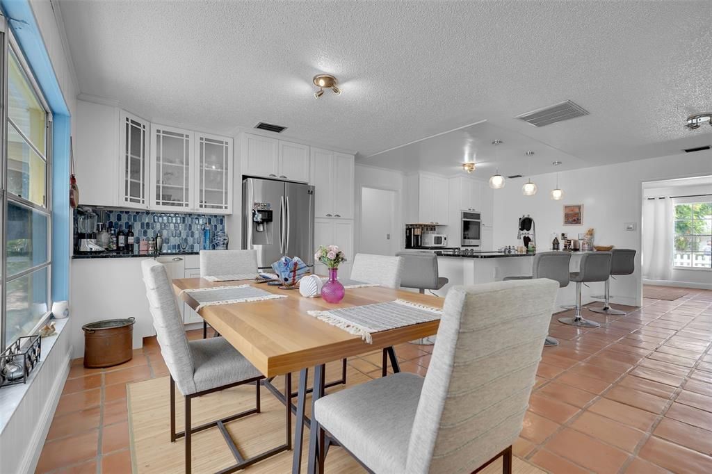 En Venta: $595,000 (3 camas, 2 baños, 1518 Pies cuadrados)