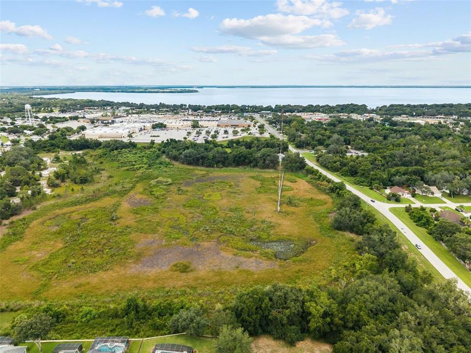En Venta: $1,950,000 (9.54 acres)
