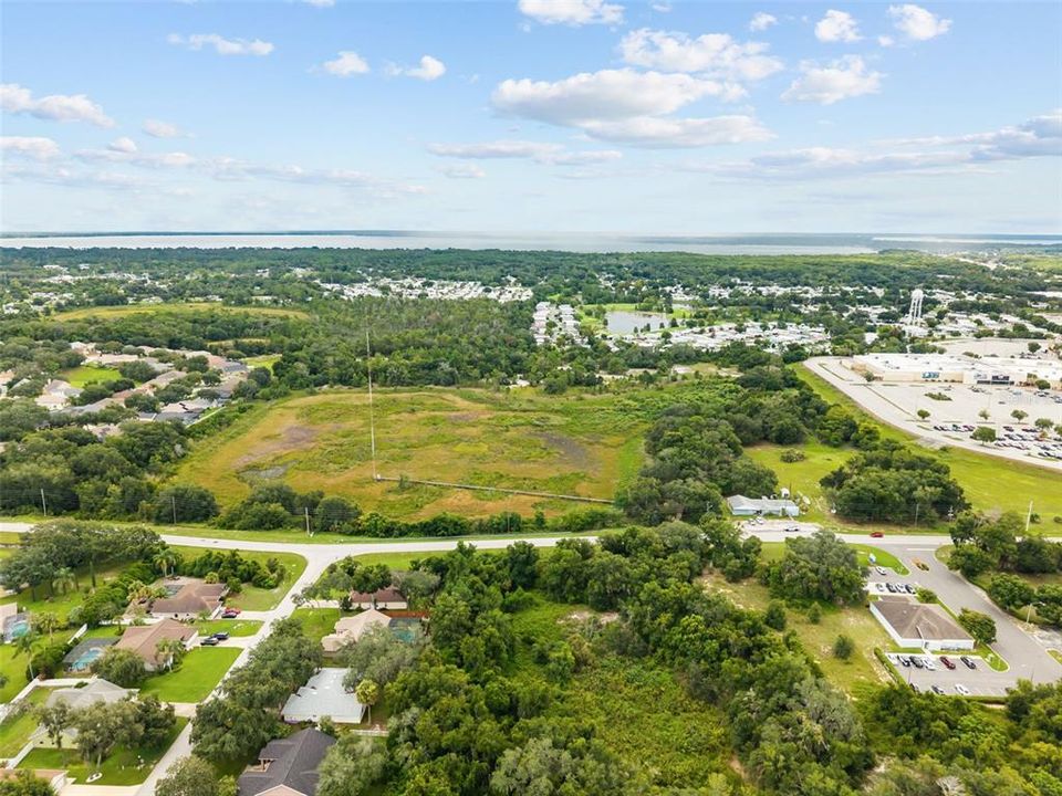 En Venta: $1,950,000 (9.54 acres)