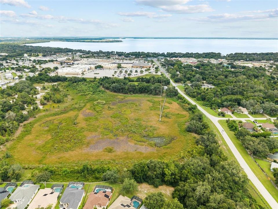 En Venta: $1,950,000 (9.54 acres)