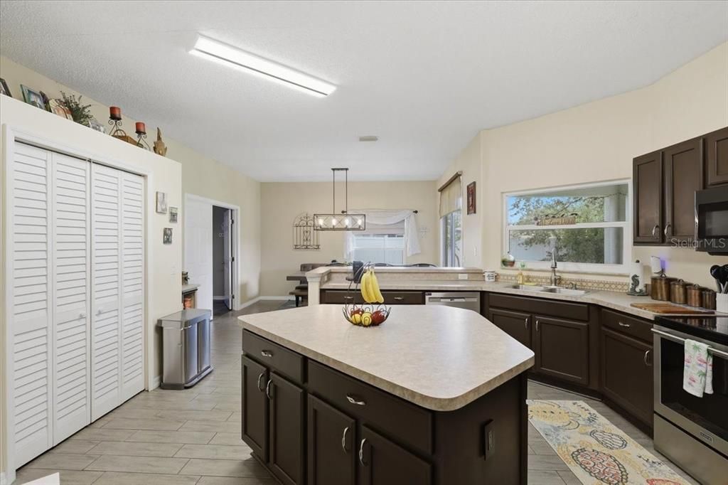 For Sale: $375,000 (4 beds, 2 baths, 2340 Square Feet)