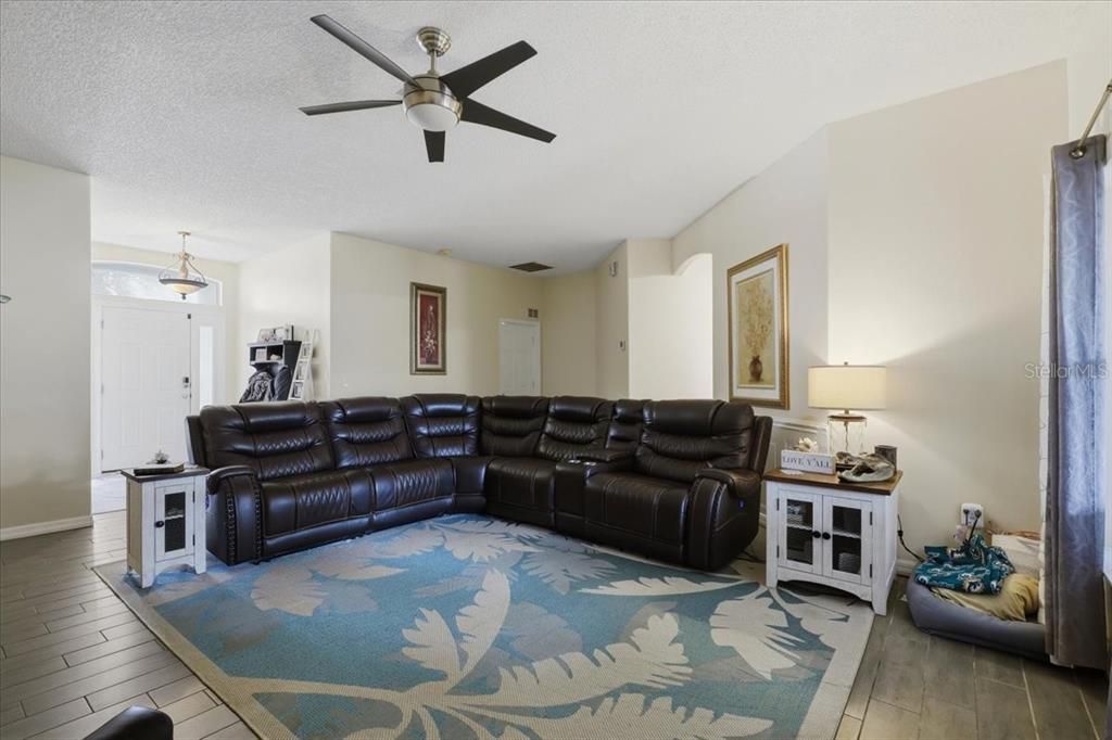 For Sale: $375,000 (4 beds, 2 baths, 2340 Square Feet)